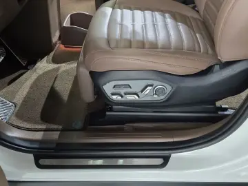 2025 Kia EV9 с пробегом 18 428 км