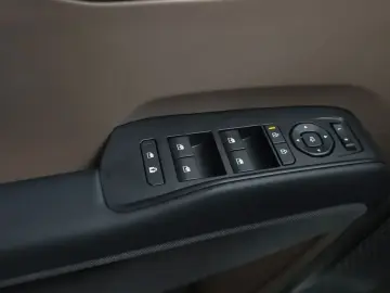 2025 Kia EV9 с пробегом 18 428 км