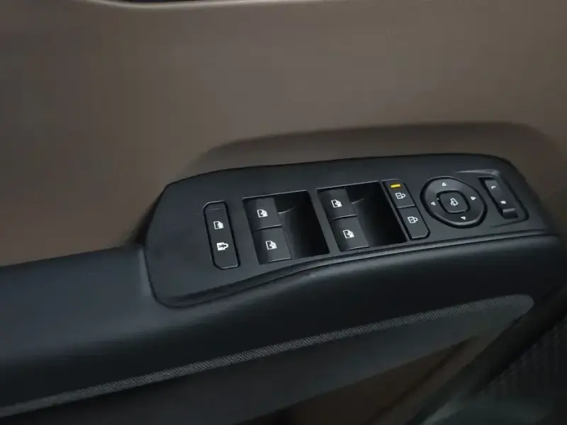 2025 Kia EV9 с пробегом 18 428 км