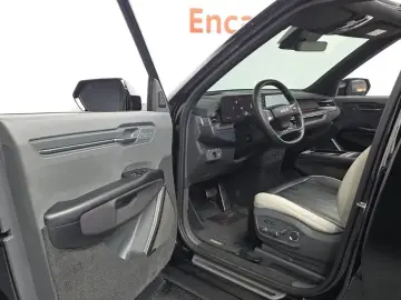 2023 Kia EV9 с пробегом 92 624 км