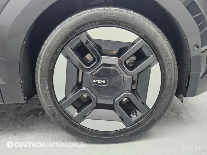 2023 Kia EV9 с пробегом 64 933 км