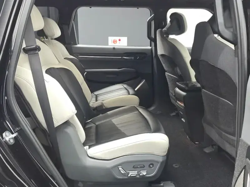 2023 Kia EV9 с пробегом 92 624 км