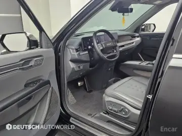 2023 Kia EV9 с пробегом 64 933 км