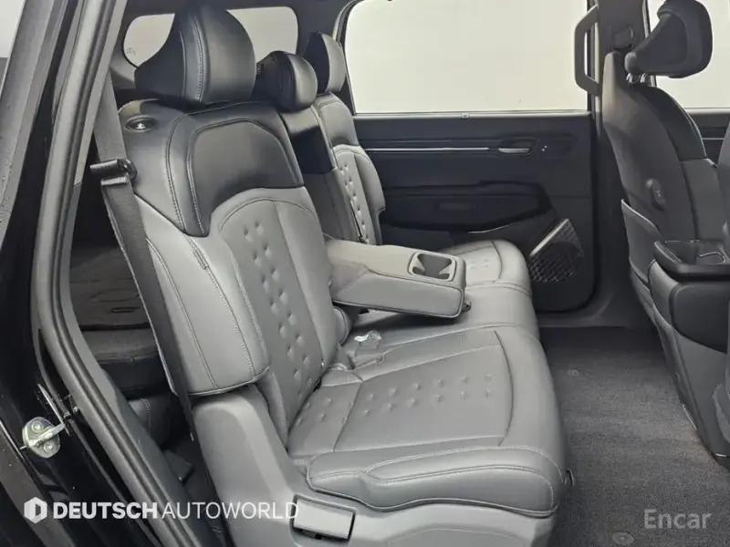 2023 Kia EV9 с пробегом 64 933 км