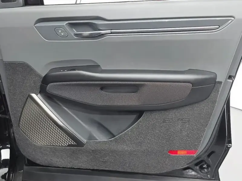 2023 Kia EV9 с пробегом 92 624 км