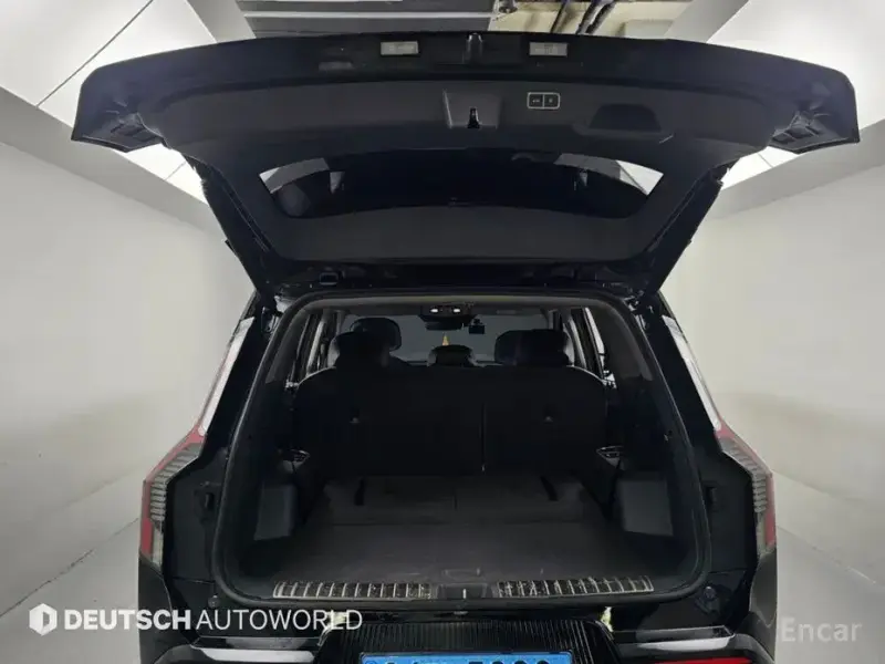 2023 Kia EV9 с пробегом 64 933 км