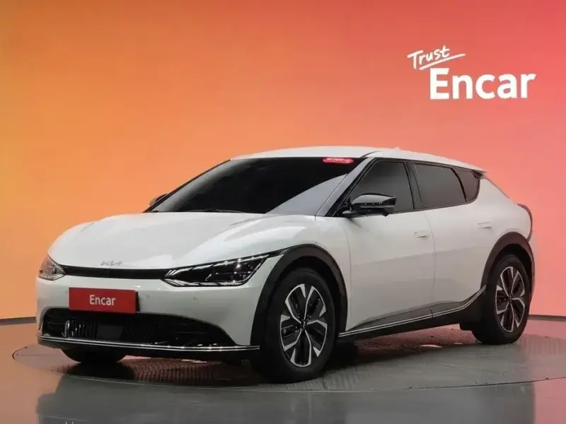 2023 Kia EV6 с пробегом 82 011 км