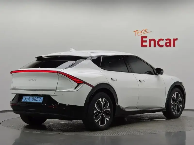 2023 Kia EV6 с пробегом 82 011 км