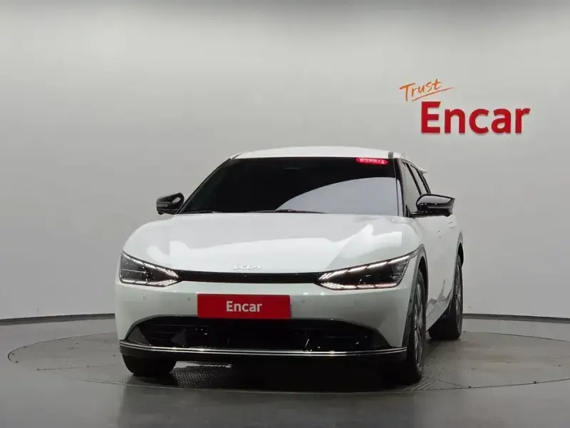 2023 Kia EV6 с пробегом 82 011 км