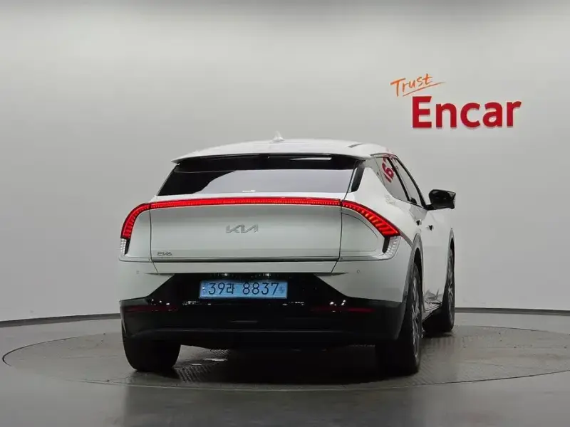 2023 Kia EV6 с пробегом 82 011 км