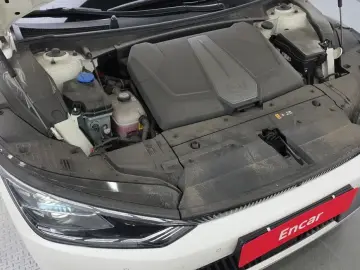2023 Kia EV6 с пробегом 82 011 км