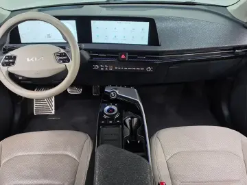 2023 Kia EV6 с пробегом 82 011 км