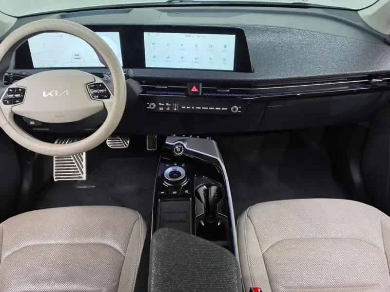2023 Kia EV6 с пробегом 82 011 км