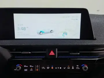 2023 Kia EV6 с пробегом 82 011 км