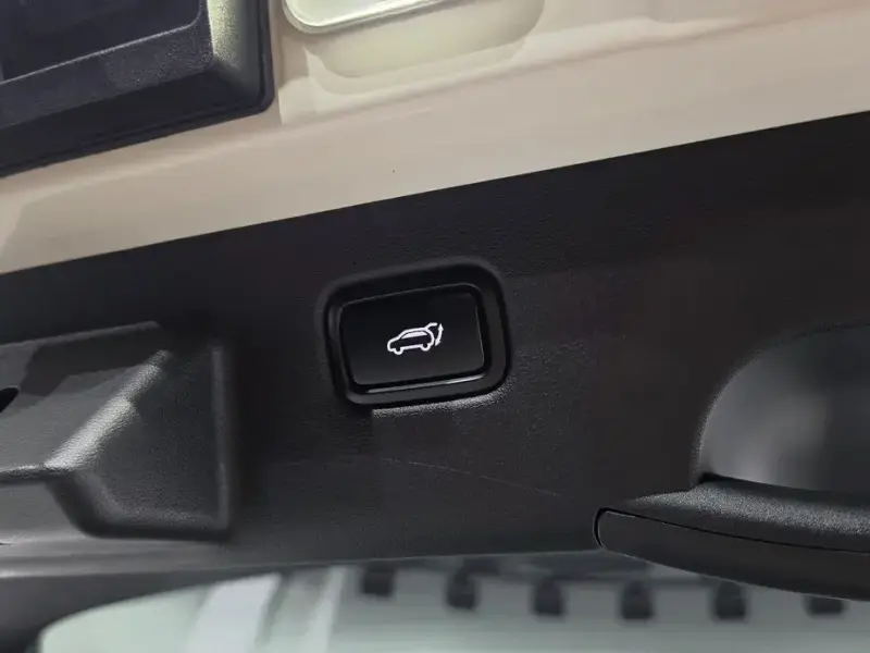 2023 Kia EV6 с пробегом 82 011 км