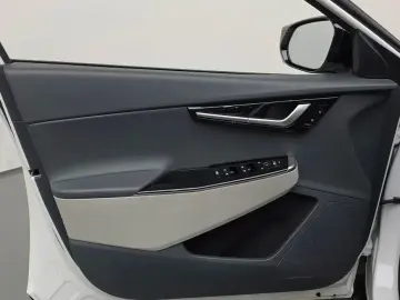 2023 Kia EV6 с пробегом 82 011 км