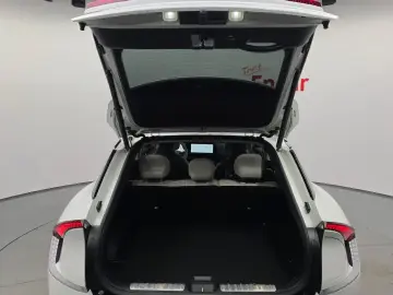2023 Kia EV6 с пробегом 82 011 км
