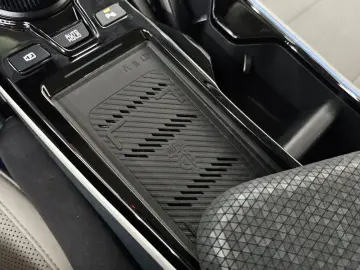 2023 Kia EV6 с пробегом 82 011 км