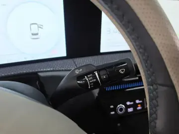 2023 Kia EV6 с пробегом 82 011 км