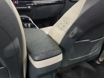 2023 Kia EV6 с пробегом 82 011 км