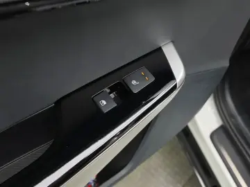 2023 Kia EV6 с пробегом 82 011 км