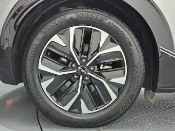 2023 Kia EV6 с пробегом 39 559 км