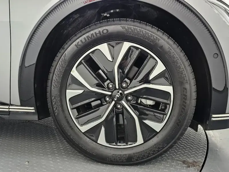 2023 Kia EV6 с пробегом 39 559 км