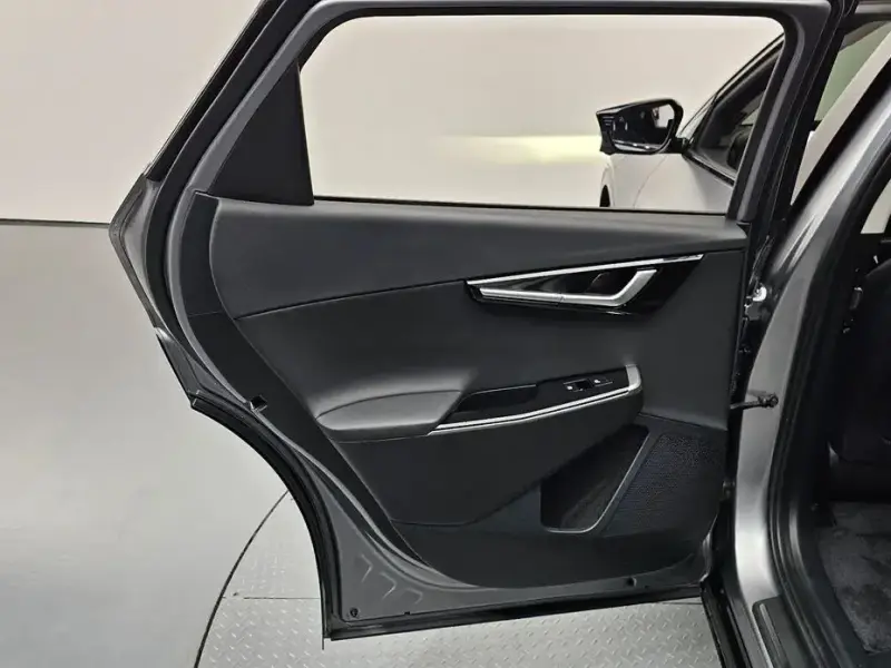 2023 Kia EV6 с пробегом 39 559 км