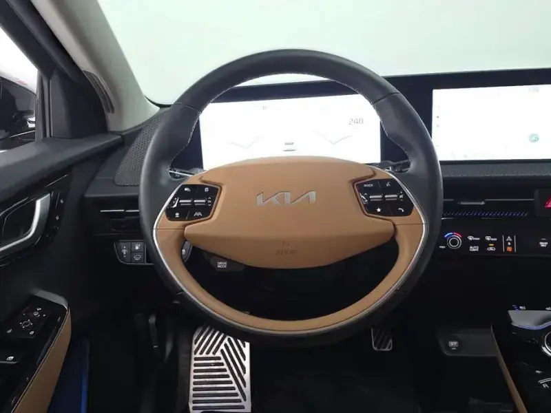 2023 Kia EV6 с пробегом 21 565 км