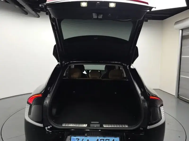 2023 Kia EV6 с пробегом 21 565 км