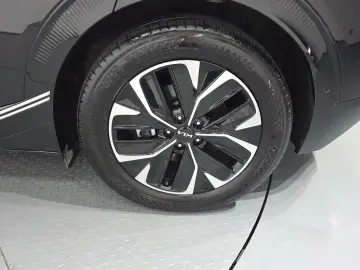 2023 Kia EV6 с пробегом 21 565 км