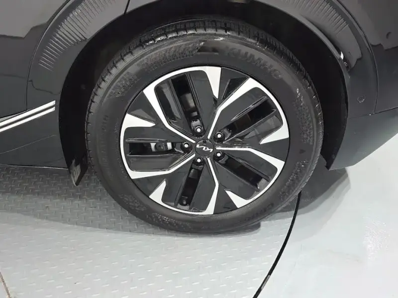 2023 Kia EV6 с пробегом 21 565 км