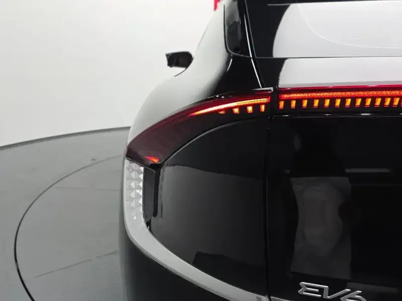 2023 Kia EV6 с пробегом 21 565 км