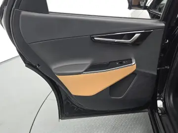 2023 Kia EV6 с пробегом 21 565 км
