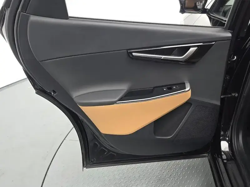 2023 Kia EV6 с пробегом 21 565 км