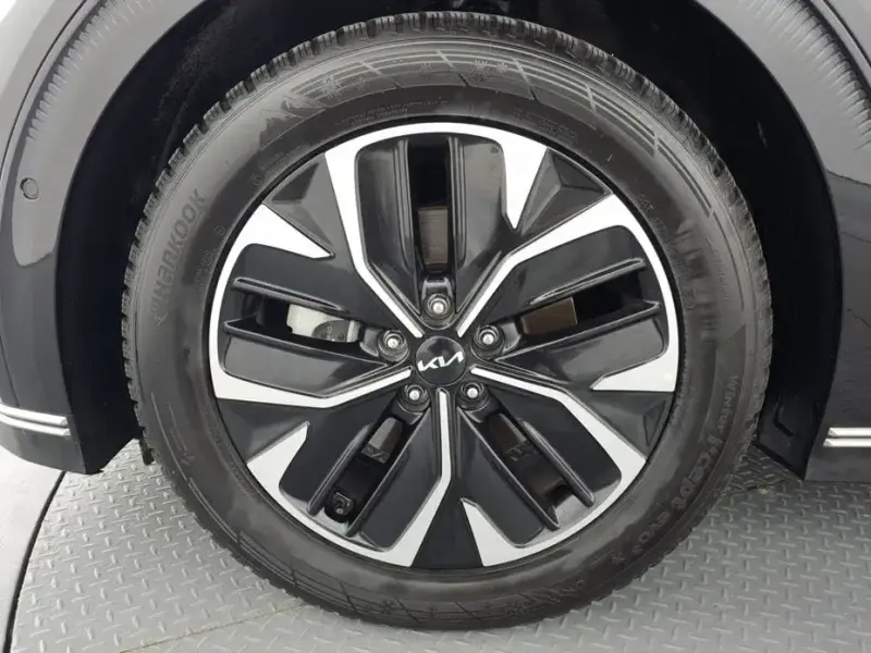 2023 Kia EV6 с пробегом 39 317 км