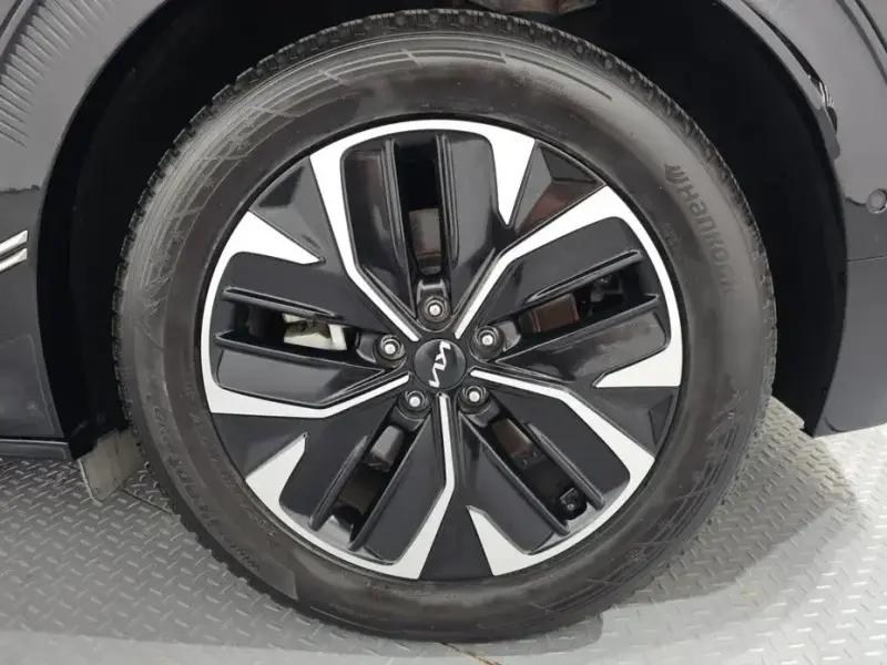 2023 Kia EV6 с пробегом 39 317 км