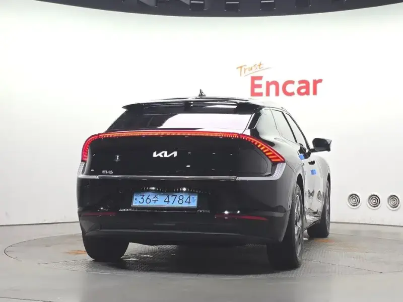 2023 Kia EV6 с пробегом 35 499 км