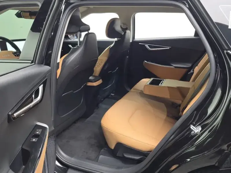 2023 Kia EV6 с пробегом 35 499 км