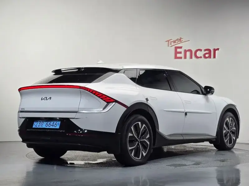 2022 Kia EV6 с пробегом 82 645 км