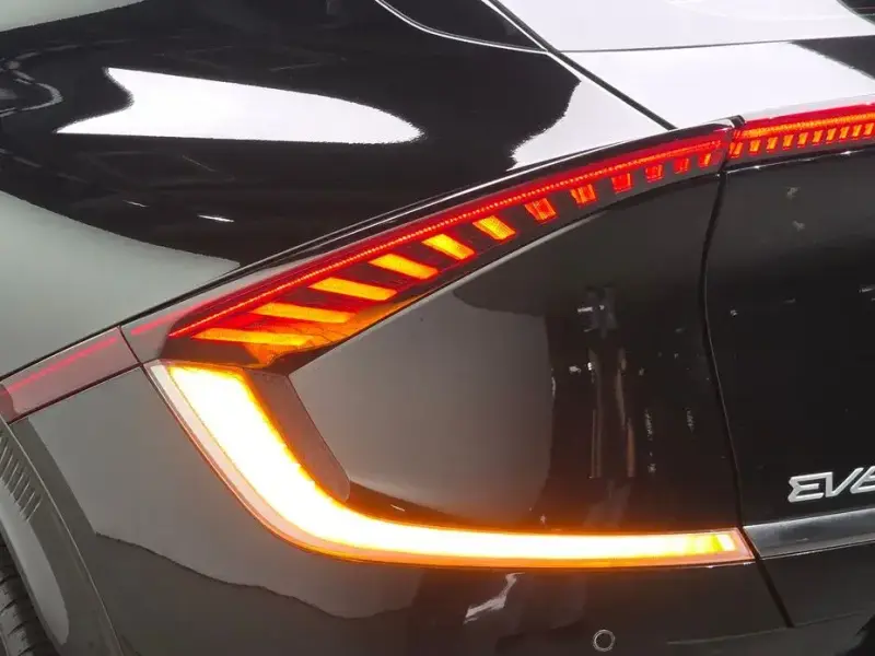 2023 Kia EV6 с пробегом 35 499 км