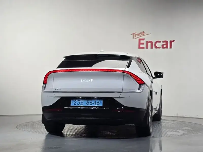 2022 Kia EV6 с пробегом 82 645 км