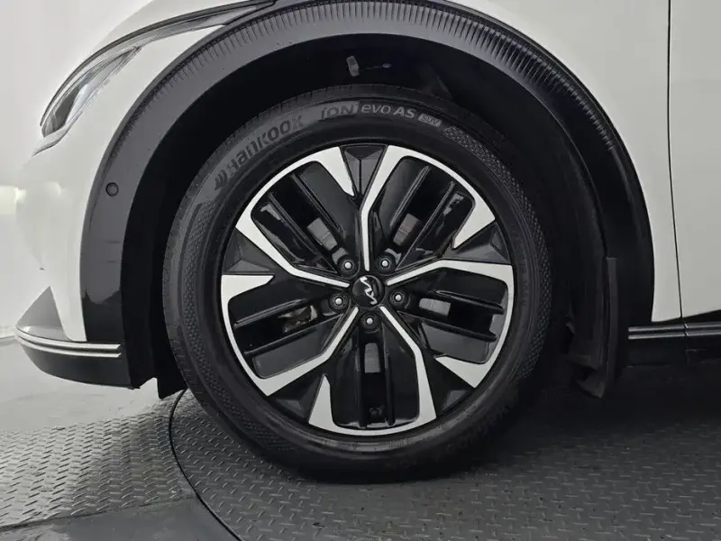 2022 Kia EV6 с пробегом 82 645 км