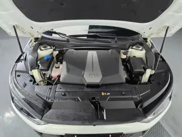2022 Kia EV6 с пробегом 82 645 км