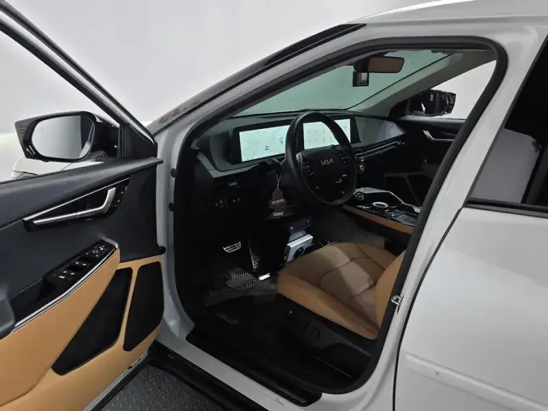 2022 Kia EV6 с пробегом 82 645 км