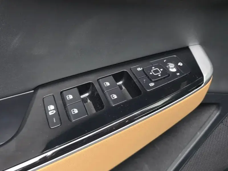 2023 Kia EV6 с пробегом 35 499 км