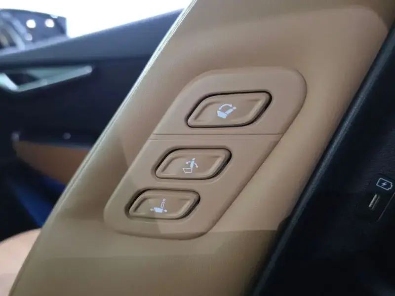 2023 Kia EV6 с пробегом 35 499 км