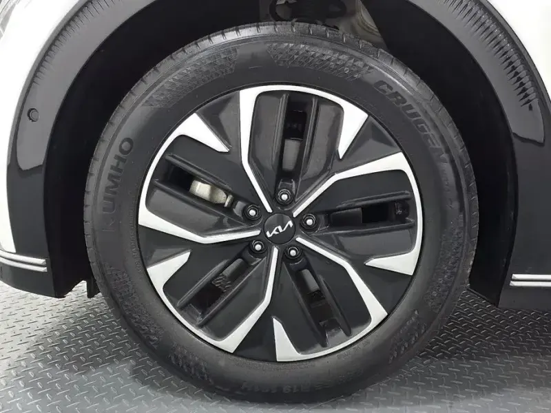 2024 Kia EV6 с пробегом 29 903 км