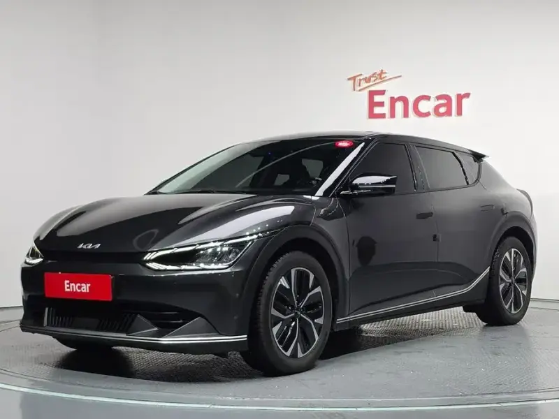 2023 Kia EV6 с пробегом 52 622 км