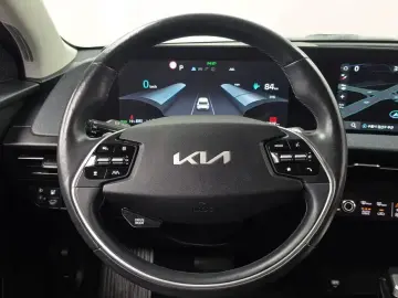 2023 Kia EV6 с пробегом 52 622 км